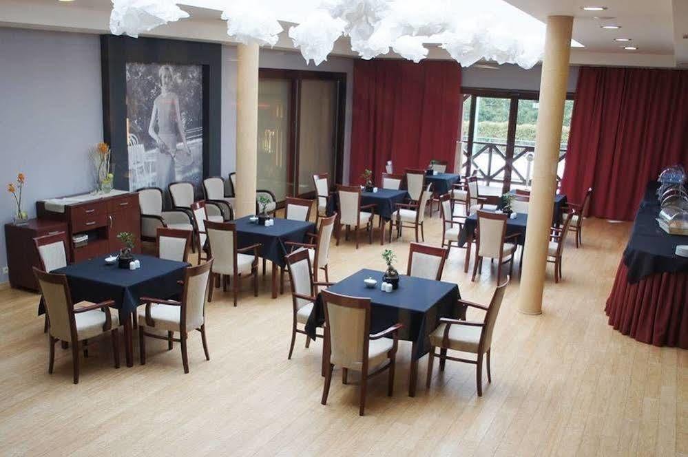 Hotel Rodan Kórnik Buitenkant foto